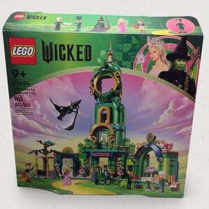 LEGO Wicked Welcome to Emerald City 75684 Building Set